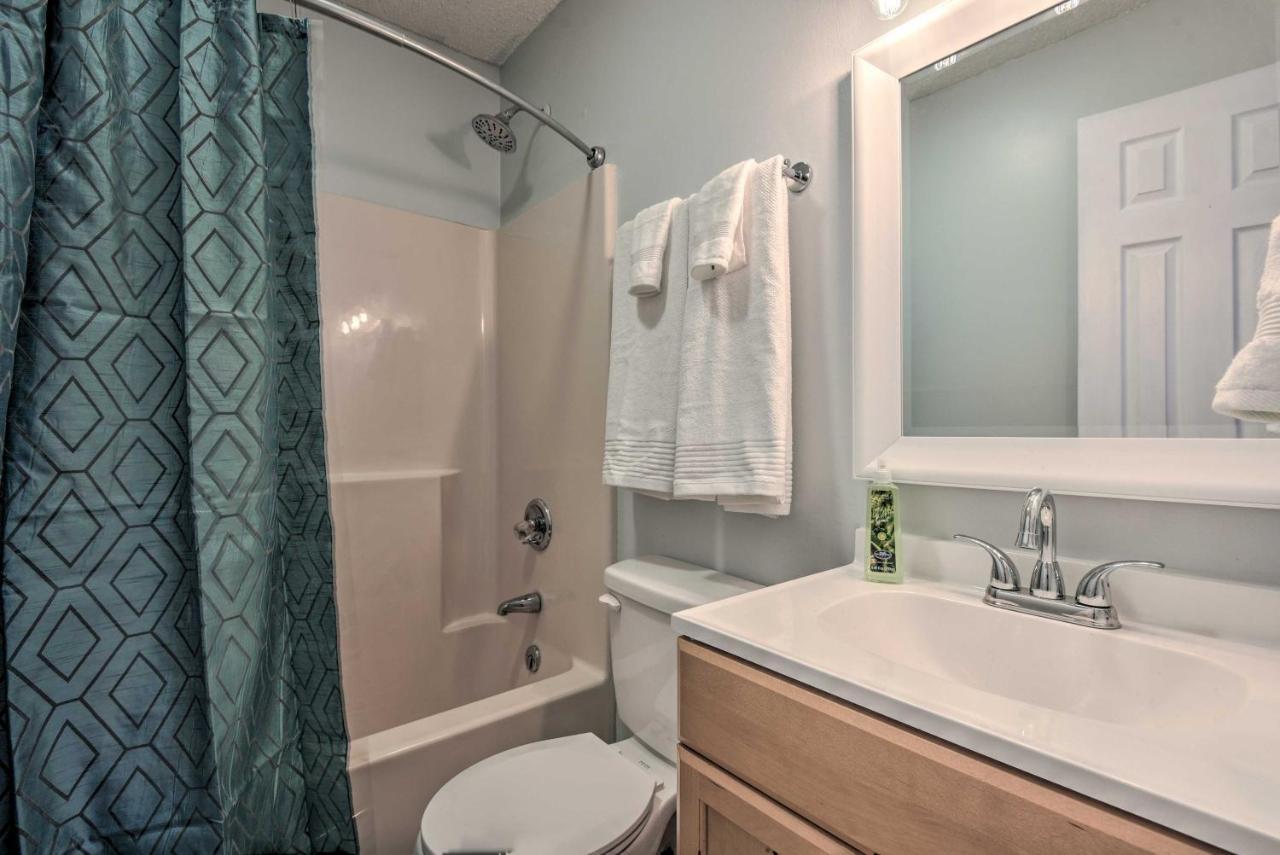 Mount Pocono Condo With Balcony, Near Mt Airy Casino Bagian luar foto
