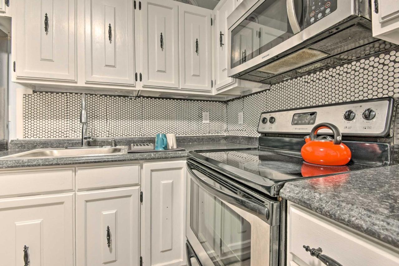 Mount Pocono Condo With Balcony, Near Mt Airy Casino Bagian luar foto